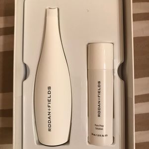Rodan & Fields pore tool.